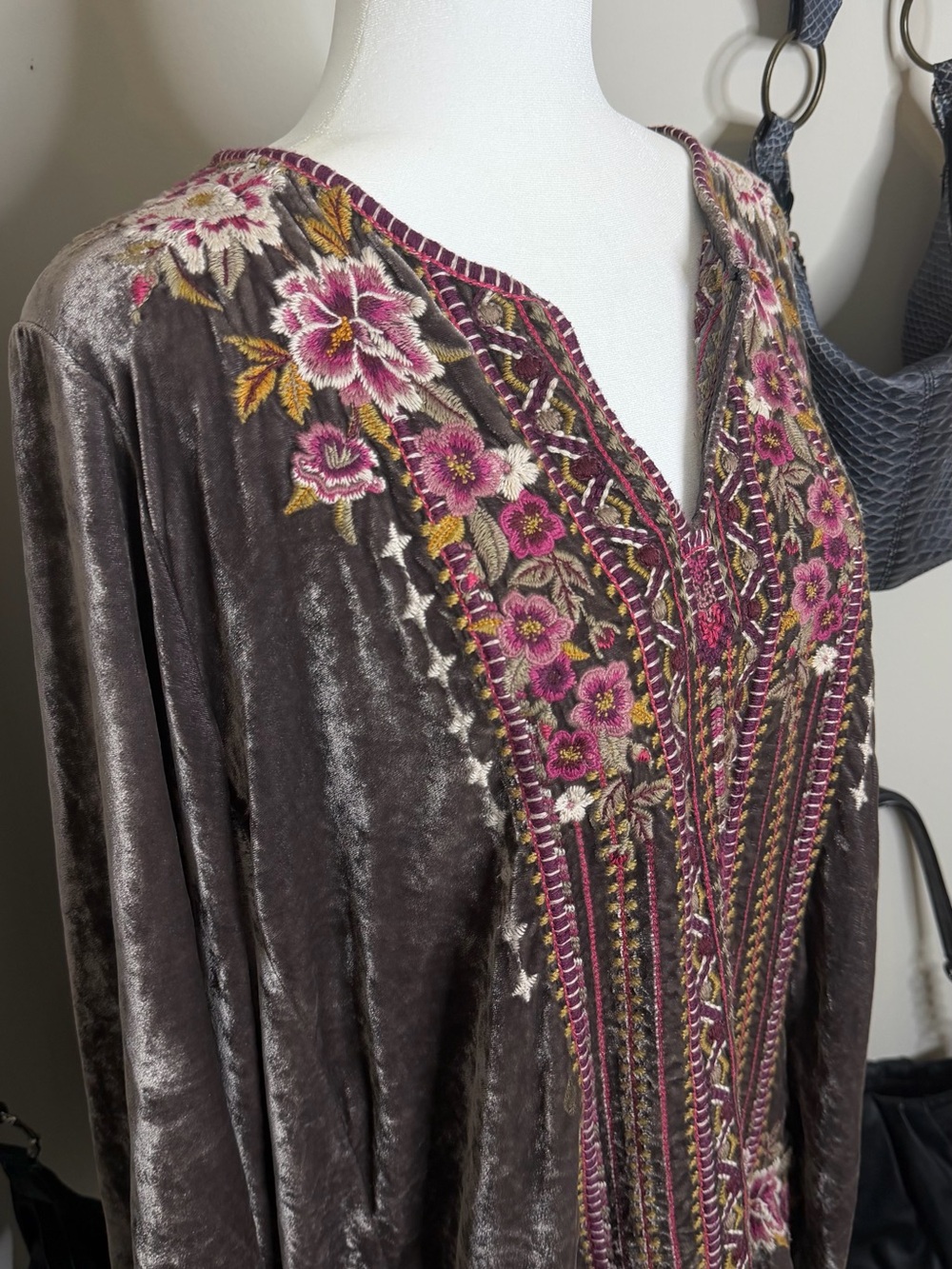 Johnny Was Embroidered Velvet Tunic Top - Taupe Grey with Pink Floral - Size XL